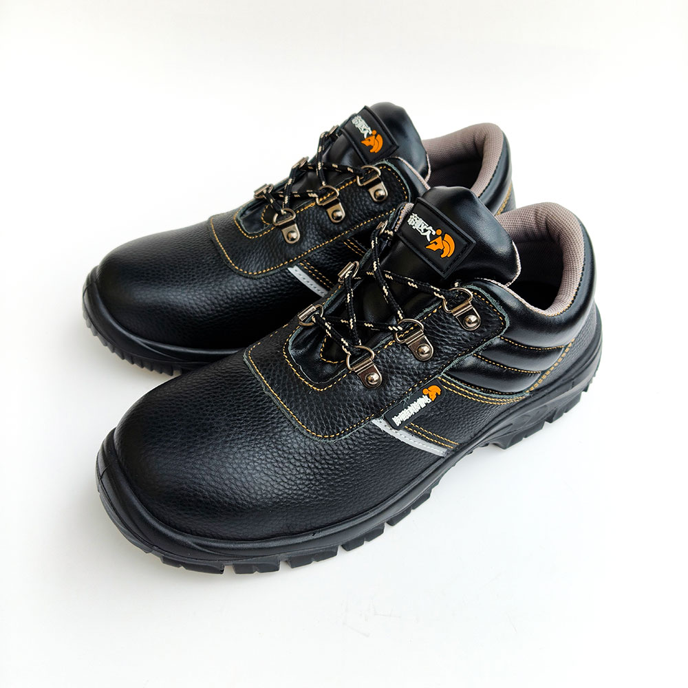 black leather safety shoes outsole detail